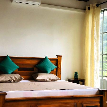 Barefoot Inn Kandy Ngoại thất bức ảnh