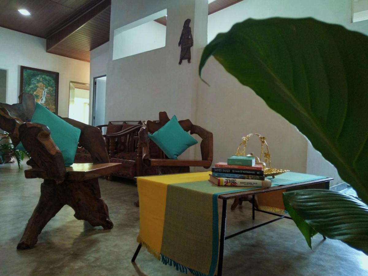 Barefoot Inn Kandy Ngoại thất bức ảnh