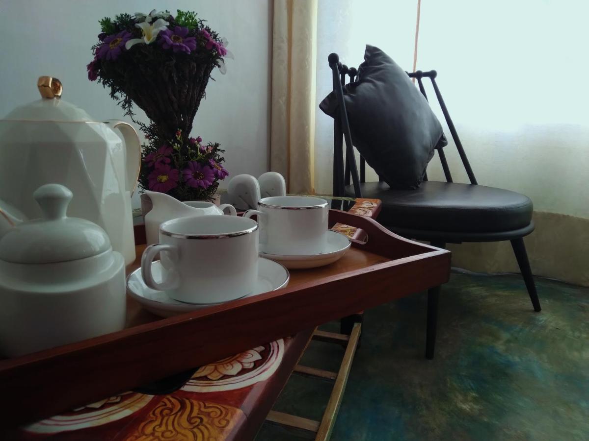 Barefoot Inn Kandy Ngoại thất bức ảnh