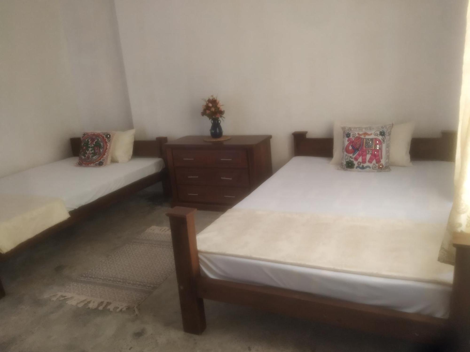 Barefoot Inn Kandy Ngoại thất bức ảnh